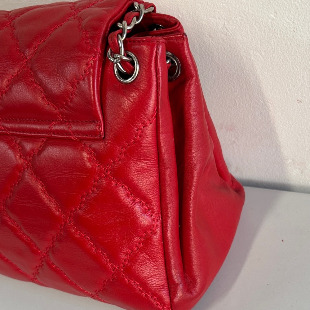 CHANEL Red Quilted Shoulder Bag - Picture 5 of 10